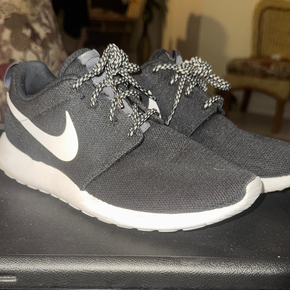 Women’s Nike Black and White Roshe Sneaker
